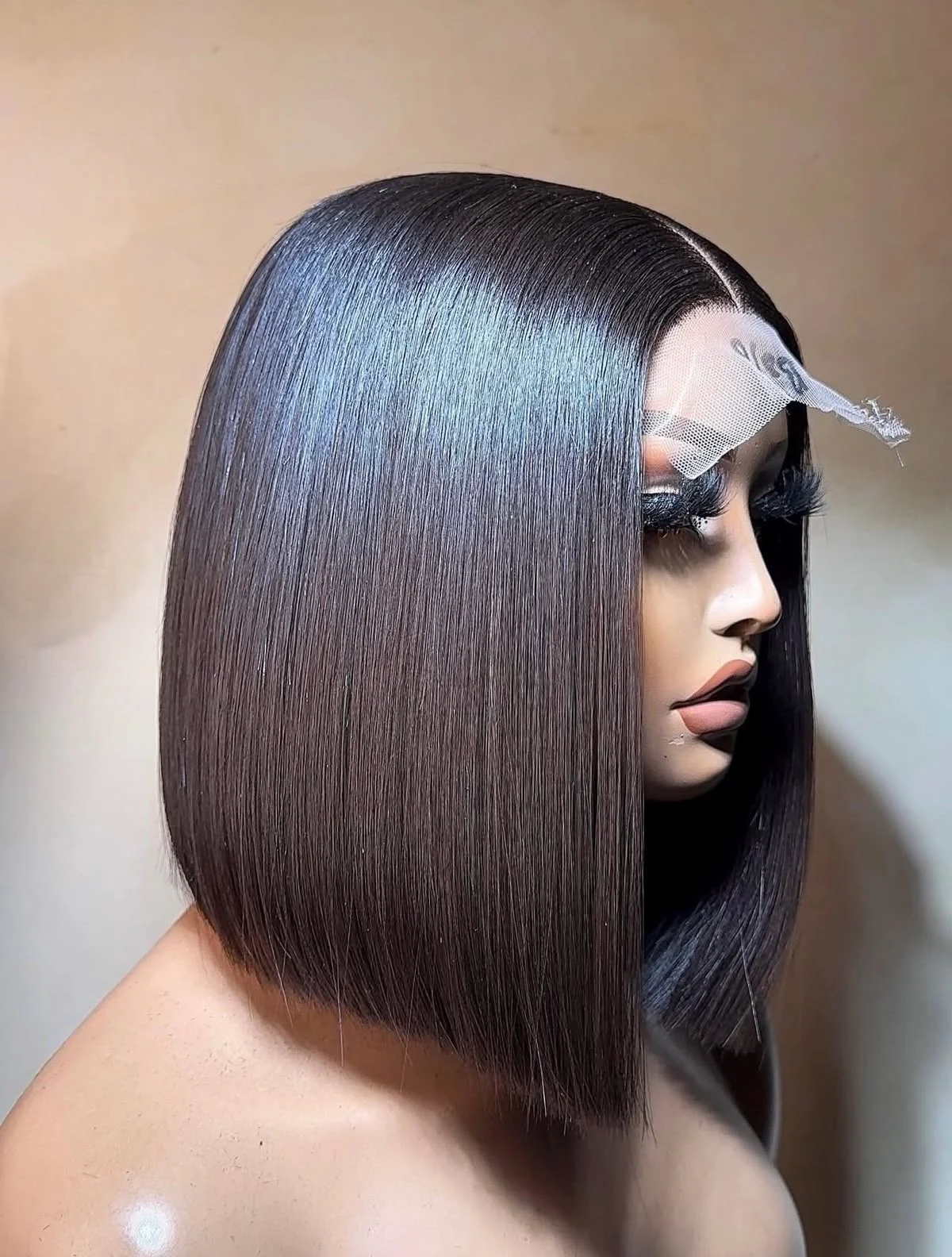 Glass Bob (coupe carrée) wig